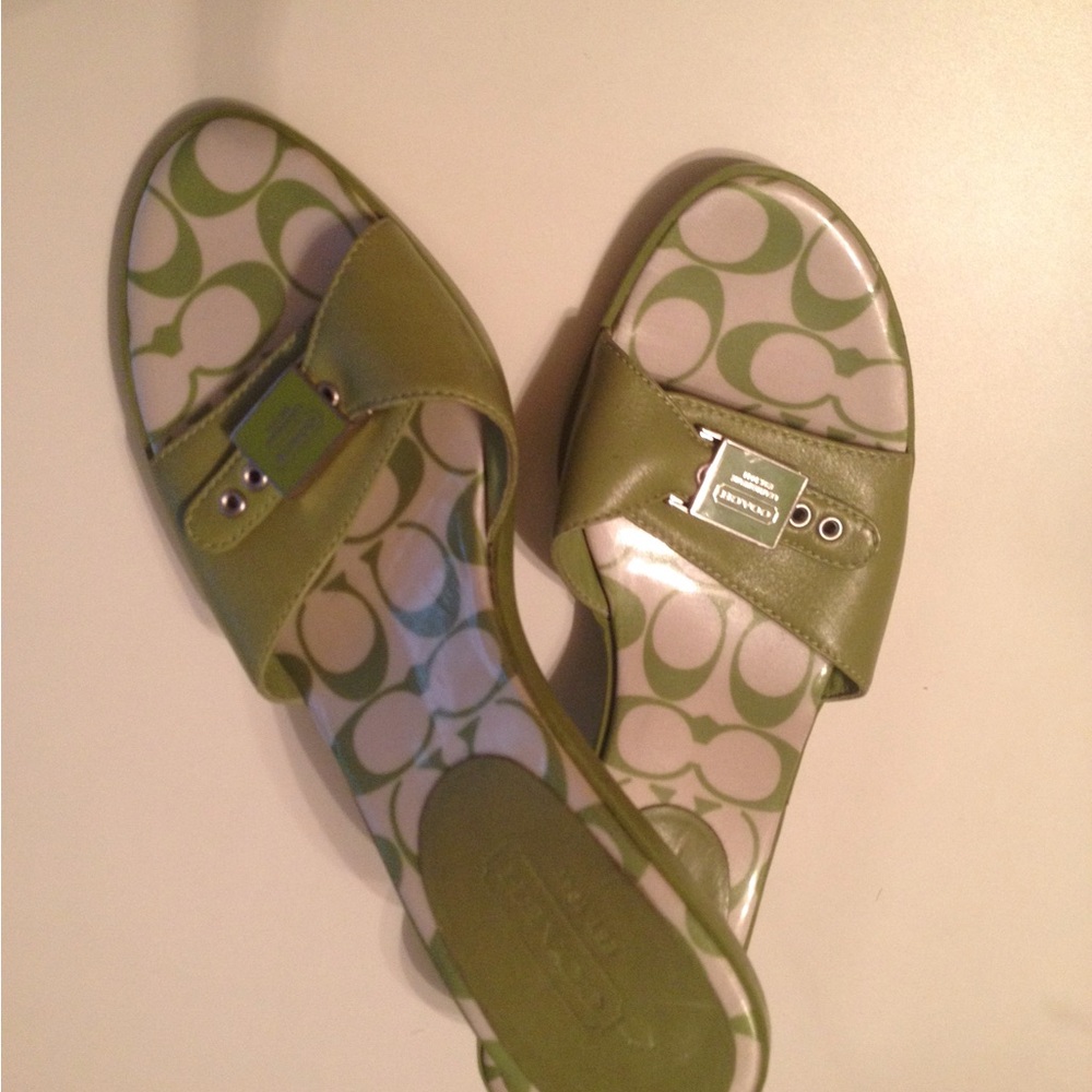 Coach Green Sandals with Thong Design